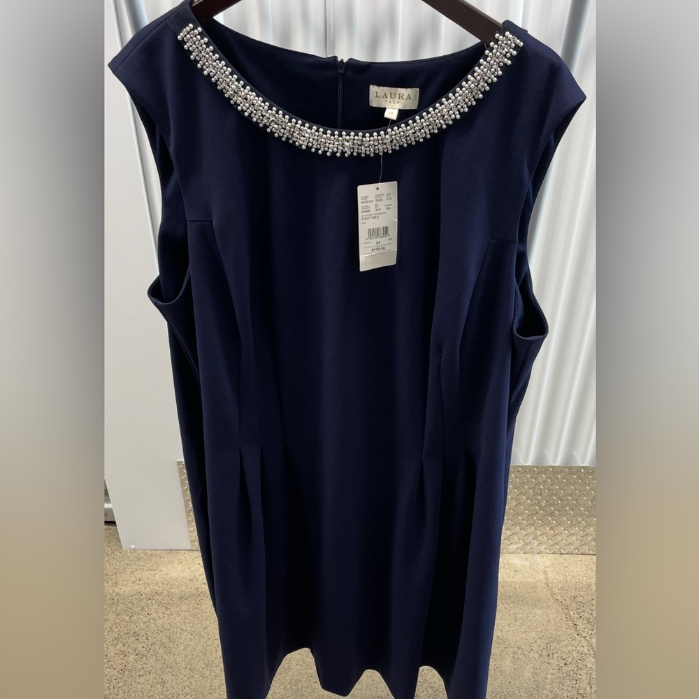 Laura Plus ~Navy Shift Dress with Neck Detail & Pockets! ~ Size 24 Plus